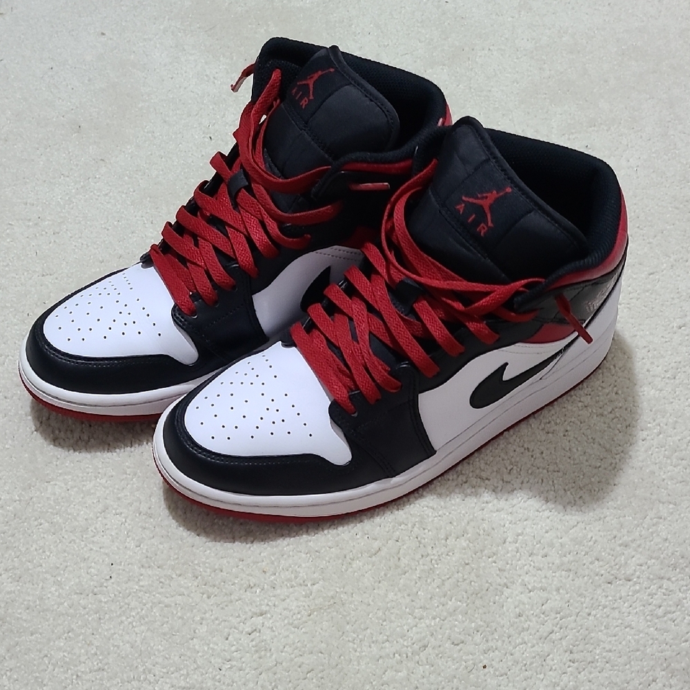 Jordan Men's Black, Red, and White Sneakers